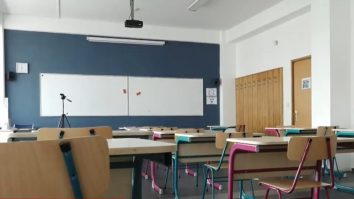 Revolta școlilor private: De ce în alte ţări se poate şi la noi nu? Nimeni nu se gândeşte la elevi, spun profesorii