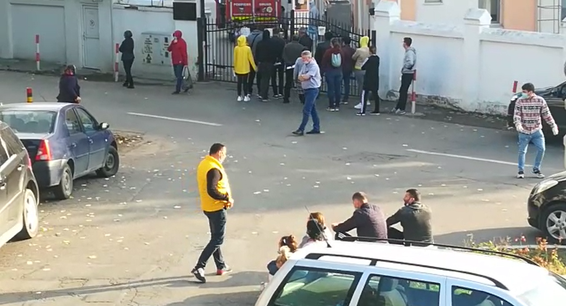 Zeci de ieșeni bolnavi de COVID-19, la coadă la poarta spitalului pentru a fi luați în evidență. Reacția directorului DSP Iași