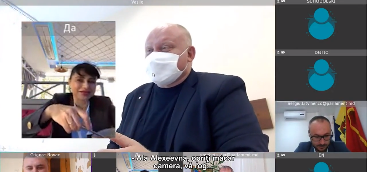 La ședință e ca la restaurant, în Parlamentul Republicii Moldova. O deputată a fost surprinsă când mânca supă în timpul ședinței