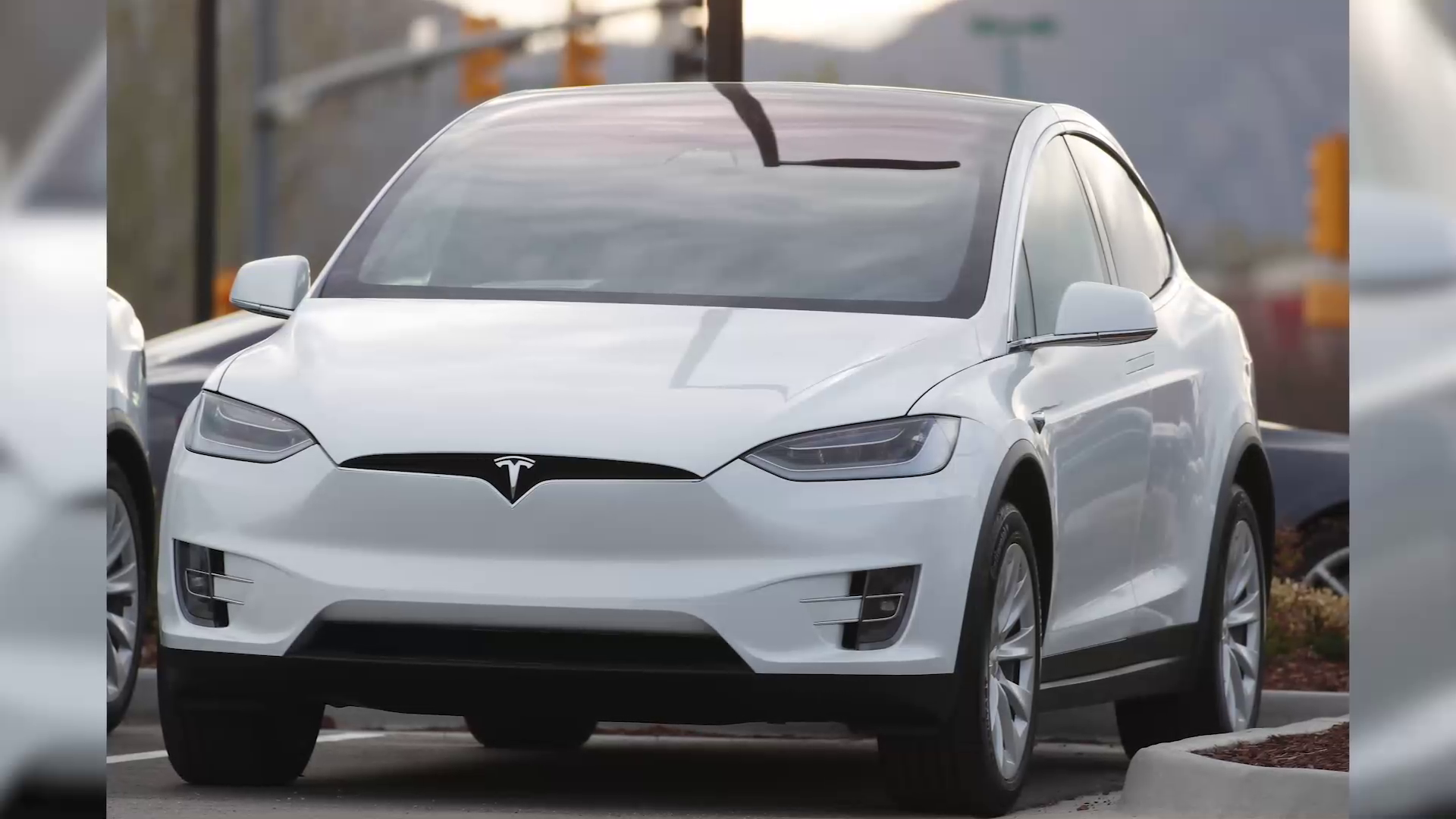 Ministrul Alexe spune că românii pot cumpăra Tesla prin Rabla Plus, deși nu există reprezentanță în România