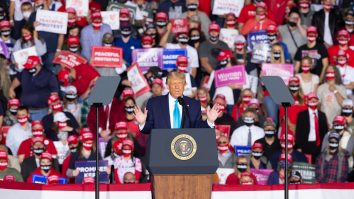 Donald Trump, confirmat pozitiv cu Covid-19. Cum va fi afectată campania