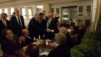 Elliot Broidy, americanul care a aranjat întâlnirea dintre Dragnea și Trump, pus sub acuzare pentru lobby ilegal în favoarea unui cetățean străin