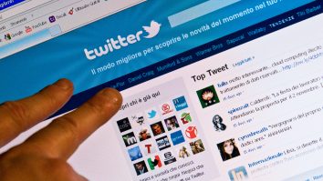 Twitter urmează Facebook și va șterge postările care neagă Holocaustul