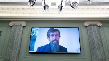 Twitter, cu „penele zburlite” după întâlnirea cu senatorii. Trump vrea să facă același lucru cu Facebook și Google