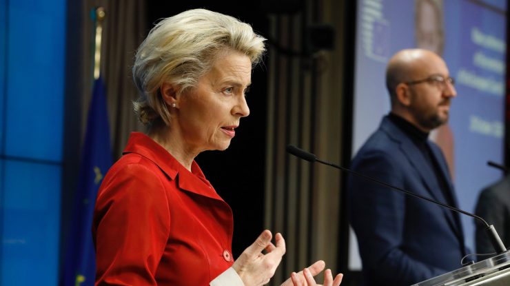 Ursula von der Leyen a devenit bunică. Şefa Comisiei Europene are şapte copii