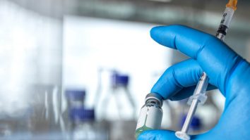 UE: Nu vor fi suficiente vaccinuri COVID pentru toţi europenii până în 2022