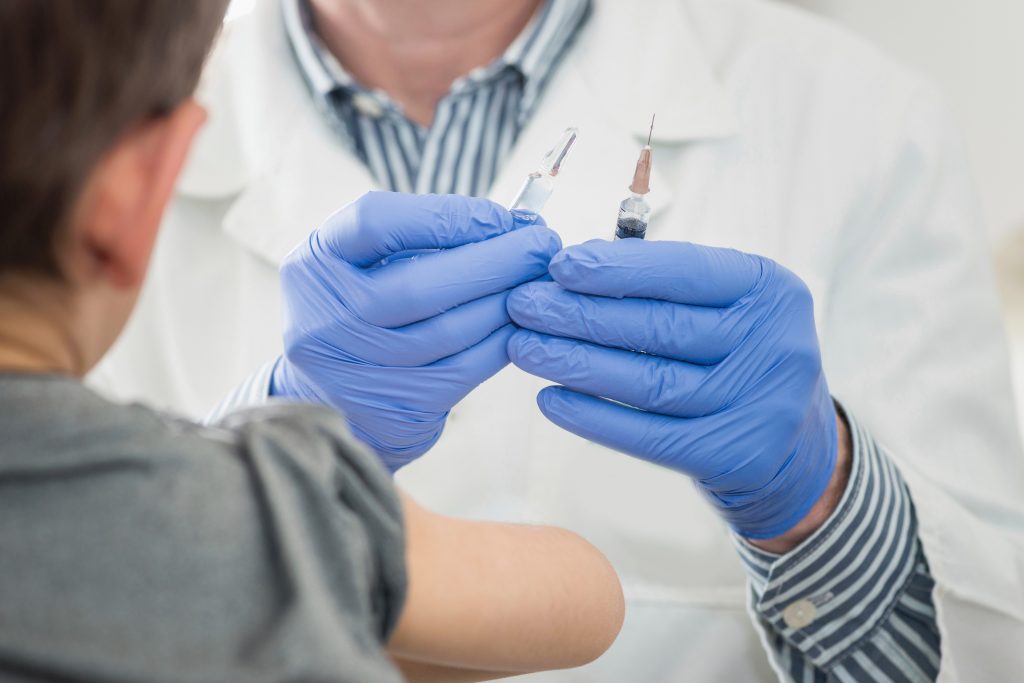 Europa, în pragul unei crize de vaccinuri antigripale. O dublă epidemie este posibilă