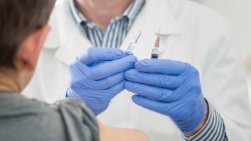 Europa, în pragul unei crize de vaccinuri antigripale. O dublă epidemie este posibilă