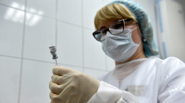 Institutul Gamaleya: 2,2 milioane de ruși vaccinați cu prima doză de Sputnik V. 300 s-au infectat după vaccin