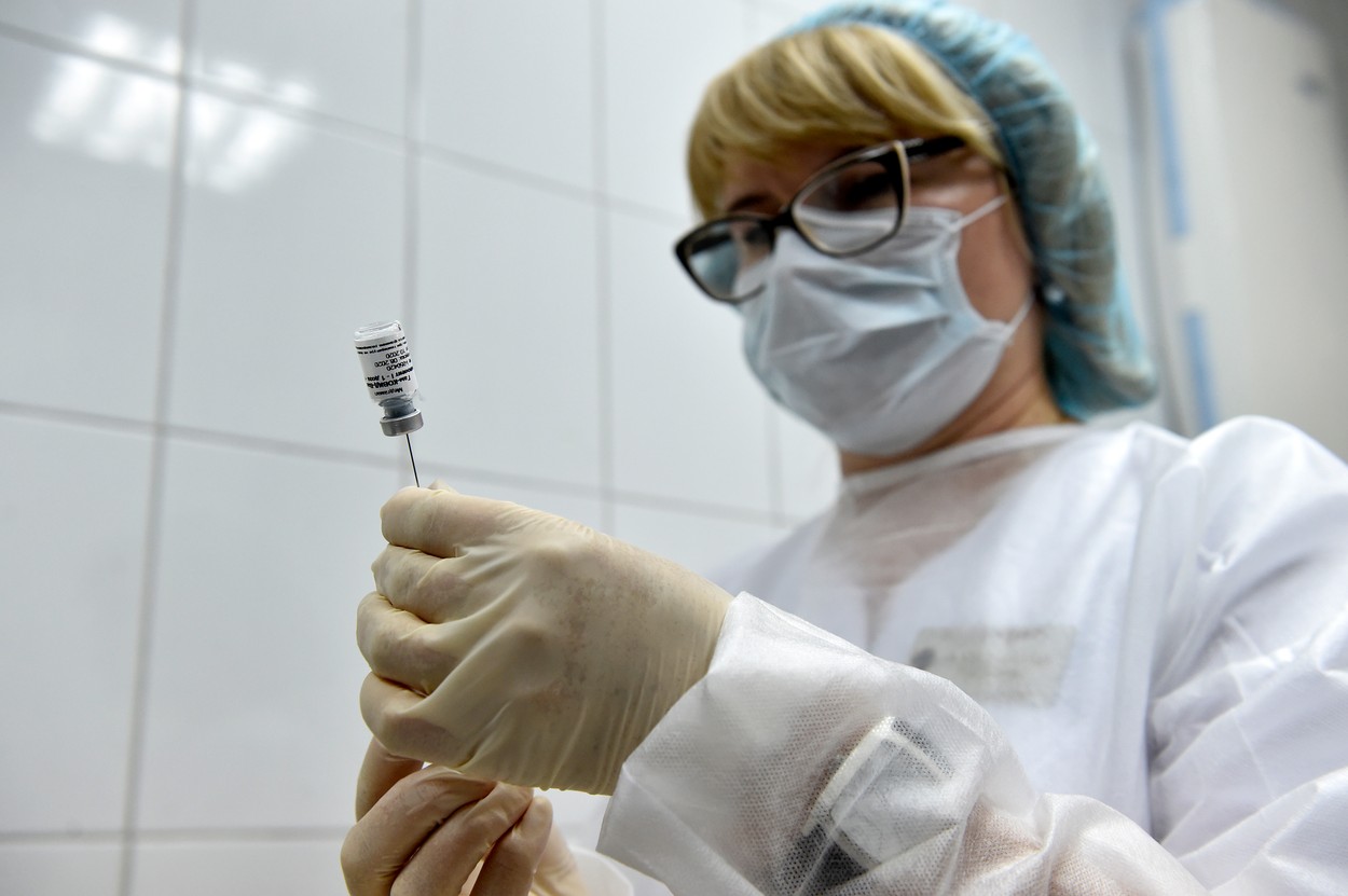 Vaccinul rușilor, fără efect. Rusia înregistrează un record de decese zilnice