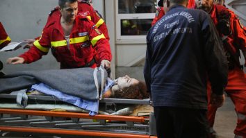 Decontarea tratamentelor victimelor din Colectiv pentru tot restul vieţii, la mâna lui Klaus Iohannis