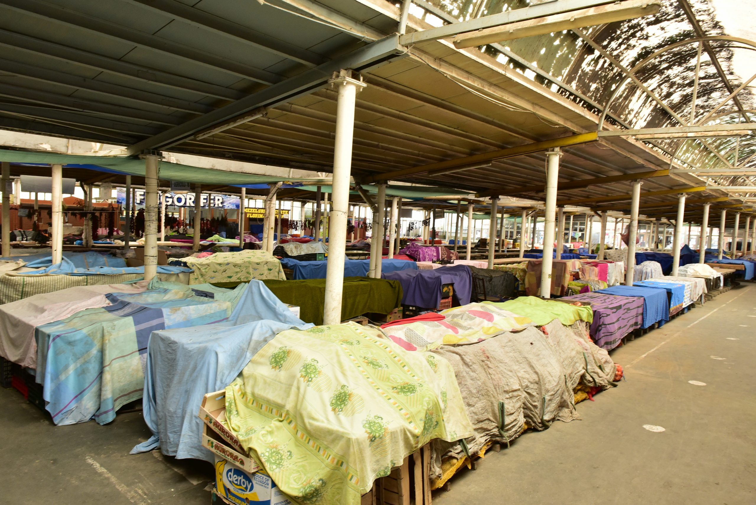 Camera Deputaţilor anulează restricțiile impuse de guvern: Pieţele rămân deschise în stare de alertă