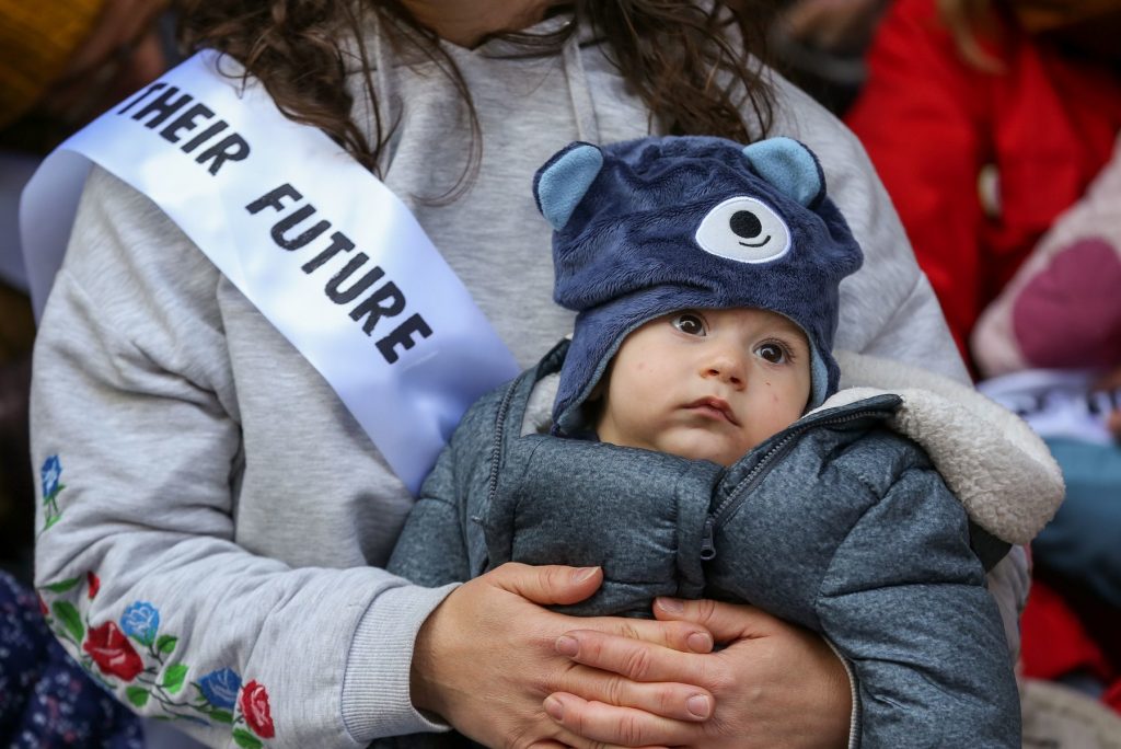 CLIMATE-CHANGE-CHILDREN-BABY