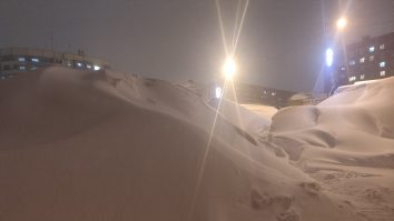 FOTO. Orașul „înghițit” de zăpezi din luna noiembrie