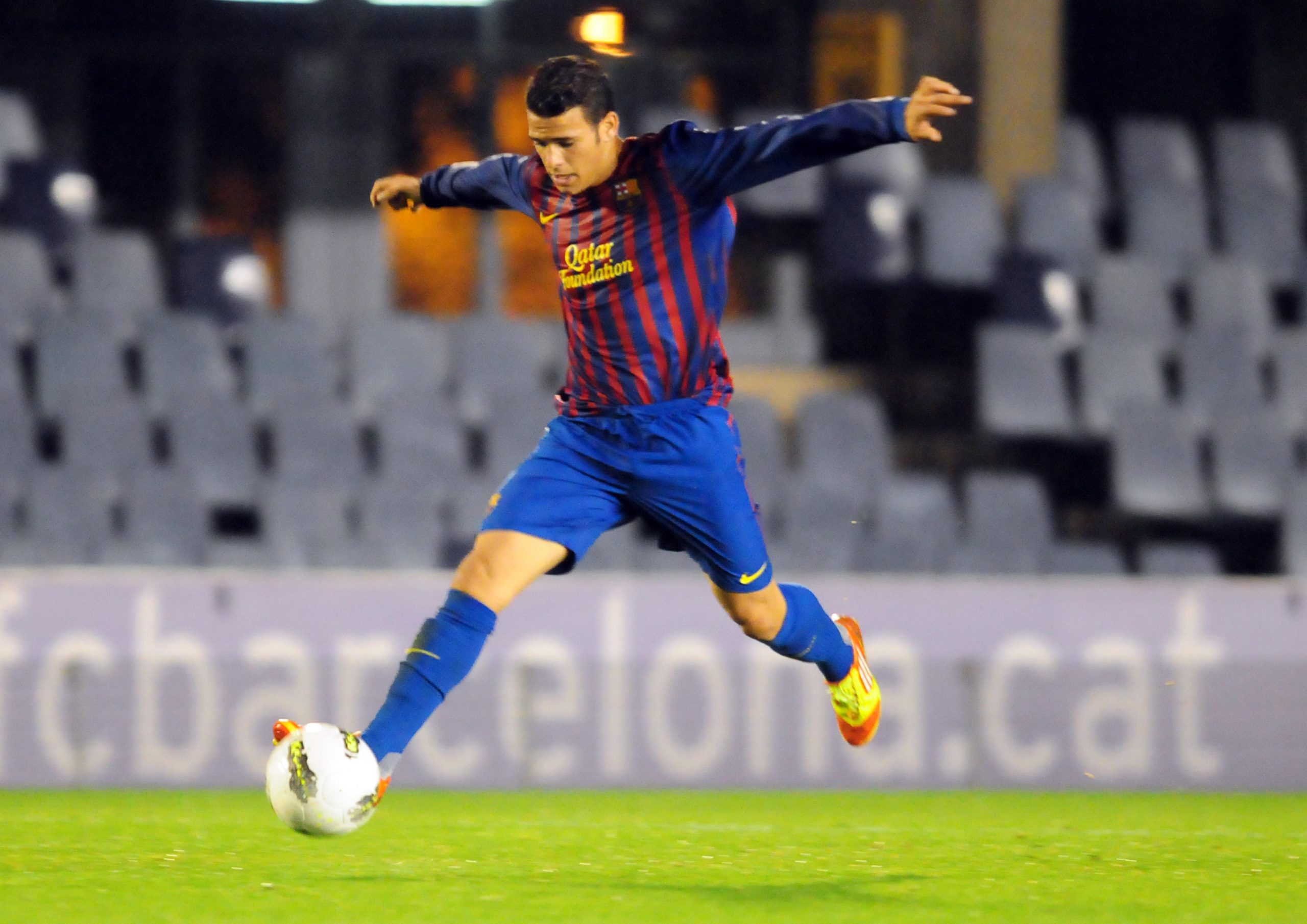 Barcelona se scufundă în datorii. Clubul riscă falimentul