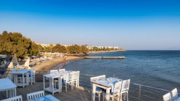 Grecia se închide pe timpul nopții, deși numărul cazurilor e mai mic decât în restul Europei