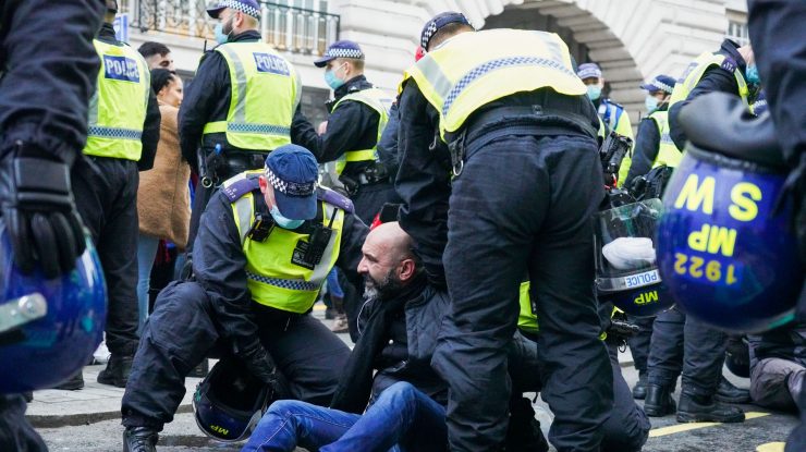 155 de arestări la un protest anti-lockdown în Londra. Aproape 400 de oameni au ieșit în stradă
