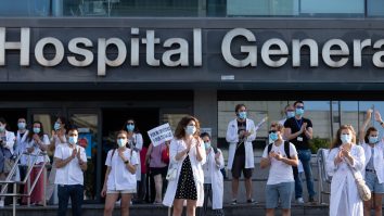 MADRID-PROTEST-HEALTHWORKERS