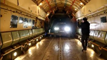 Momentul în care militarii ruși de menținere a păcii se îndreaptă spre Karabah. Putin a trimis aproape 2.000 de soldați