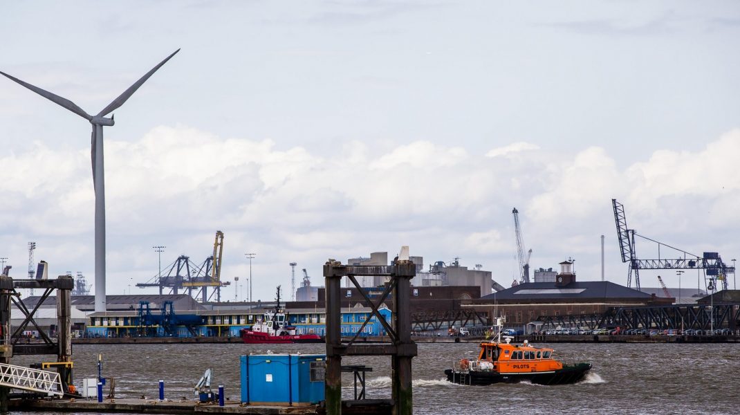 PORT-IMIGRANTI-UK