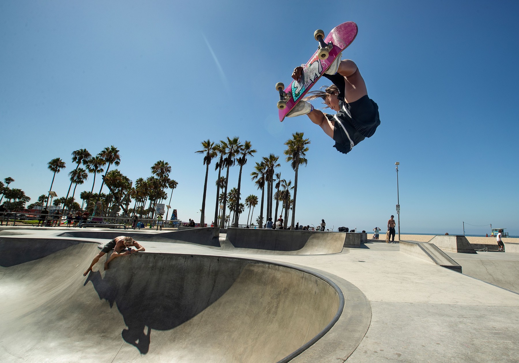 A trecut cu skate-ul prin gheață și foc