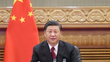 Președintele Chinei vrea coduri de bare pentru toți. Măsura ar putea salva economia mondială