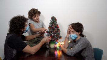 Cel mai mult ne infectăm acasă, în familie, arată un studiu britanic