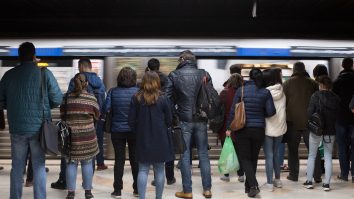 Aglomerație la metrou, după ce o șină s-a defectat între stațiile Mihai Bravu si Dristor 1