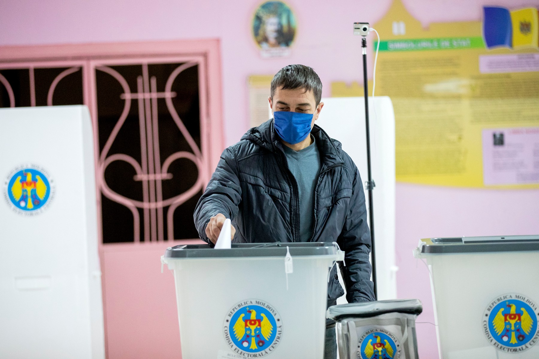 Campania electorală din Republica Moldova: știri false, acuzații de corupție și implicarea Rusiei. Ce spune un expert în securitate