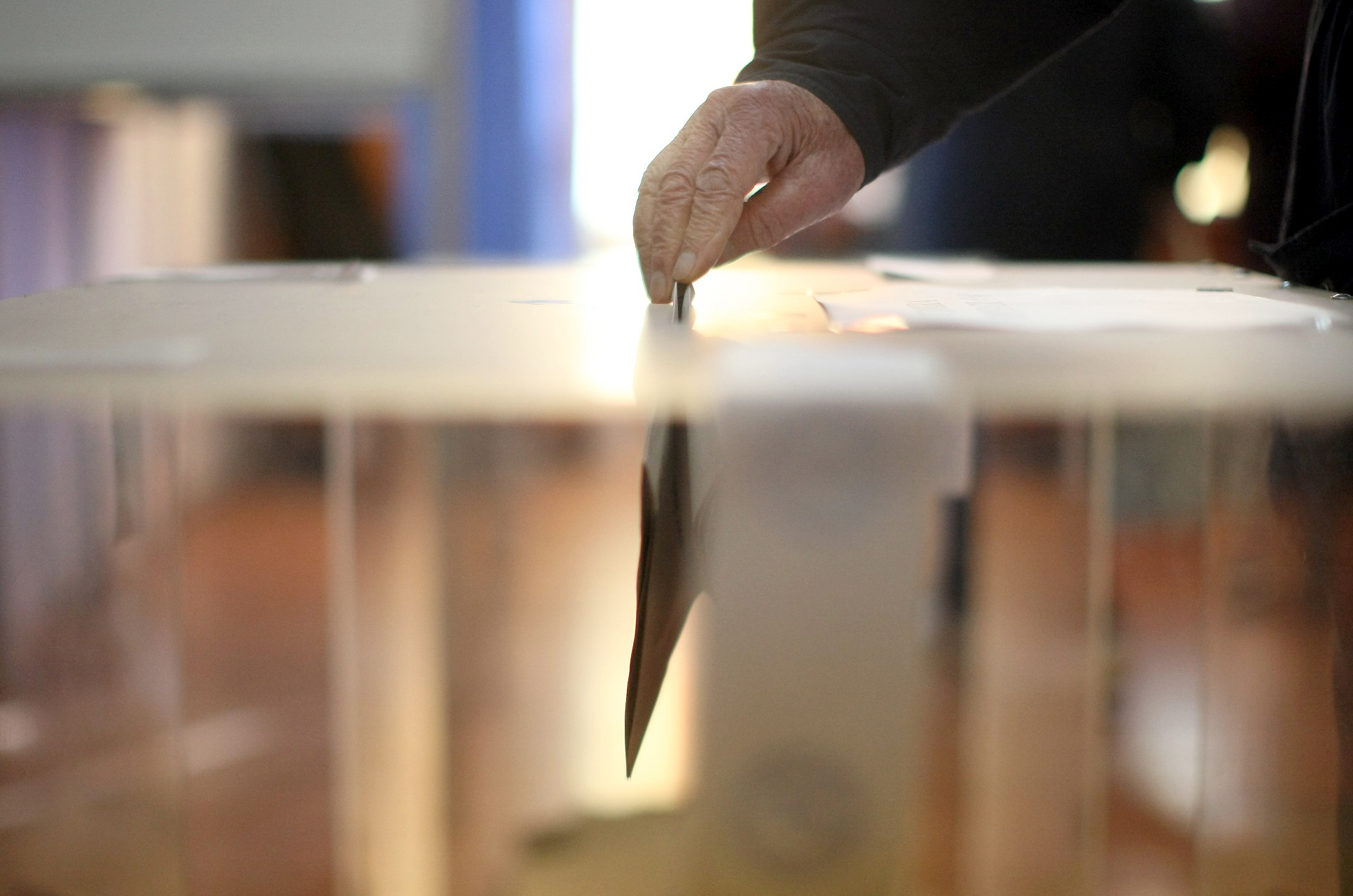 Votul uninominal în România: S-a născut greu și a murit repede