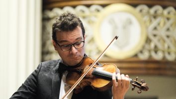 Violonistul Alexandru Tomescu, concert live cu Stradivarius în aer liber. VIDEO
