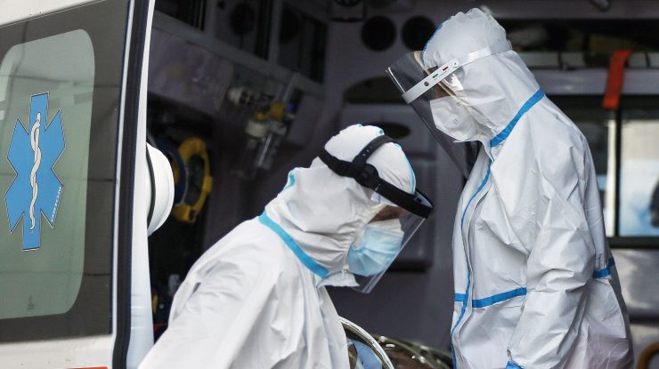 O persoană care a murit din cauza COVID-19 a fost ținută într-un tir în spatele Spitalului din Lugoj