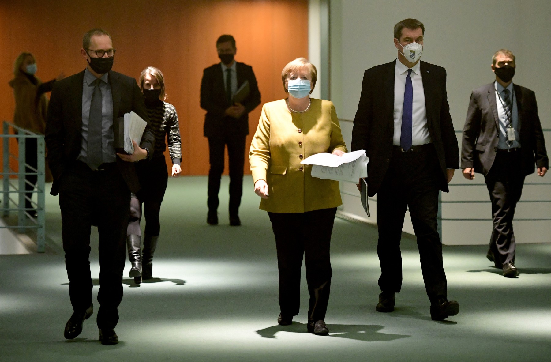 Germania extinde carantina până în ianuarie. Nemții vor primi, totuși, o mică relaxare de Crăciun