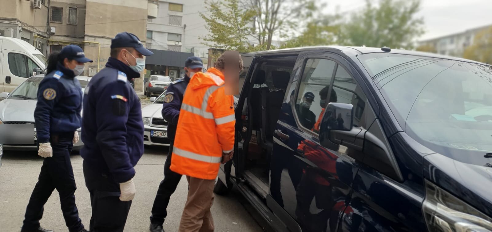 Un bărbat dat în urmărire națională a fost prins pentru că nu purta mască de protecție