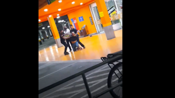 Un bărbat de culoare, omorât în bătaie de doi agenți de securitate ai unui supermarket din Brazilia. Reacția CEO-ului