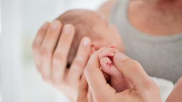 Bebeluș mort după ce a fost confirmat cu coronavirus