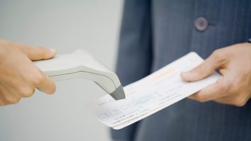 Plecările turiștilor români în străinătate au scăzut cu 60,1% în septembrie 2020 față de septembrie 2019