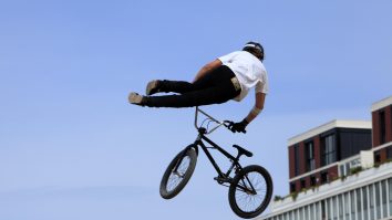 Românii, buni la toate.  Festivalul Internațional de Sport Extrem se desfășoară online, iar echipa României s-a pregătit temeinic