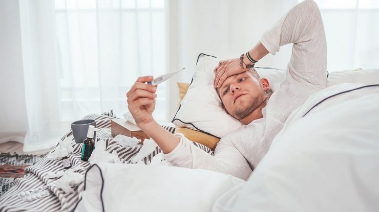 La ce să fii atent când te tratezi acasă de Covid-19. Medicul Adrian Marinescu îți spune ce trebuie să faci