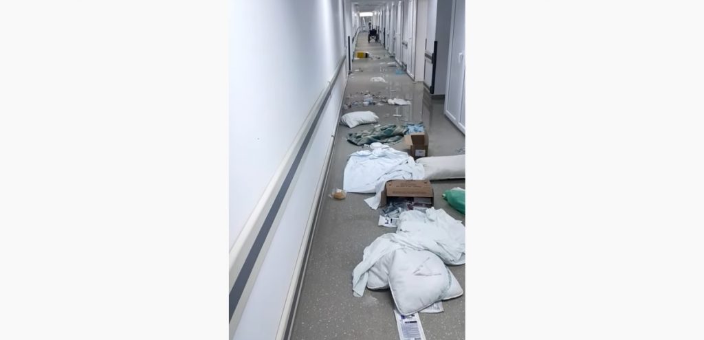 Pacient cu probleme psihice, infectat cu coronavirus, a distrus o secție a Spitalului in Craiova și a agresat două asistente