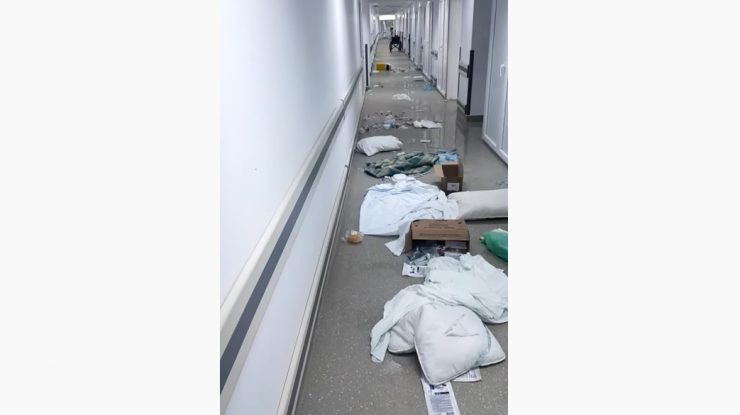 Pacient cu probleme psihice, infectat cu coronavirus, a distrus o secție a Spitalului in Craiova și a agresat două asistente