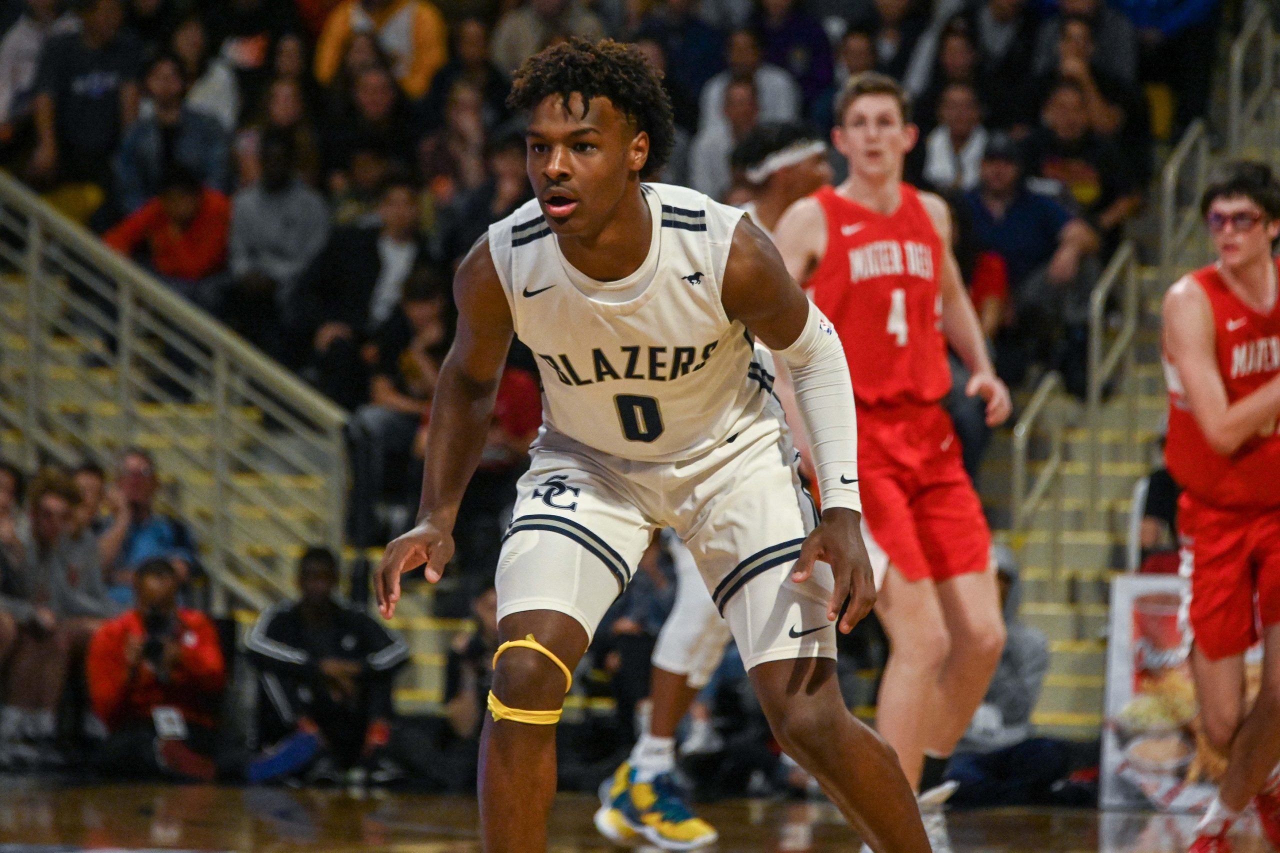 Bronny, pe urmele tatălui său. Fiul lui LeBron James a reuşit un „Buzzer Beater” spectaculos