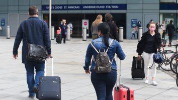 Voucherele de vacanță din 2019 și 2020 vor putea fi folosite până în decembrie 2021