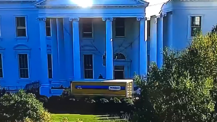 Camion mutări Casa Albă