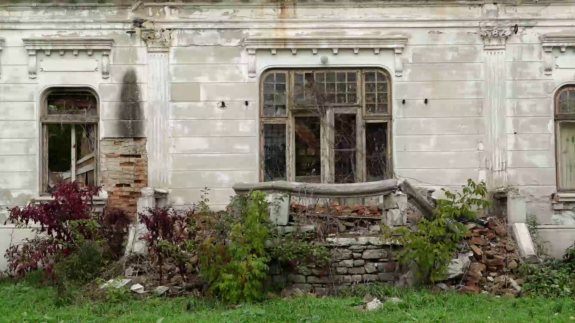 A cumpărat o casă contruită în 1912, monument istoric, pe care a restaurat-o în totalitate. Cum arată acum