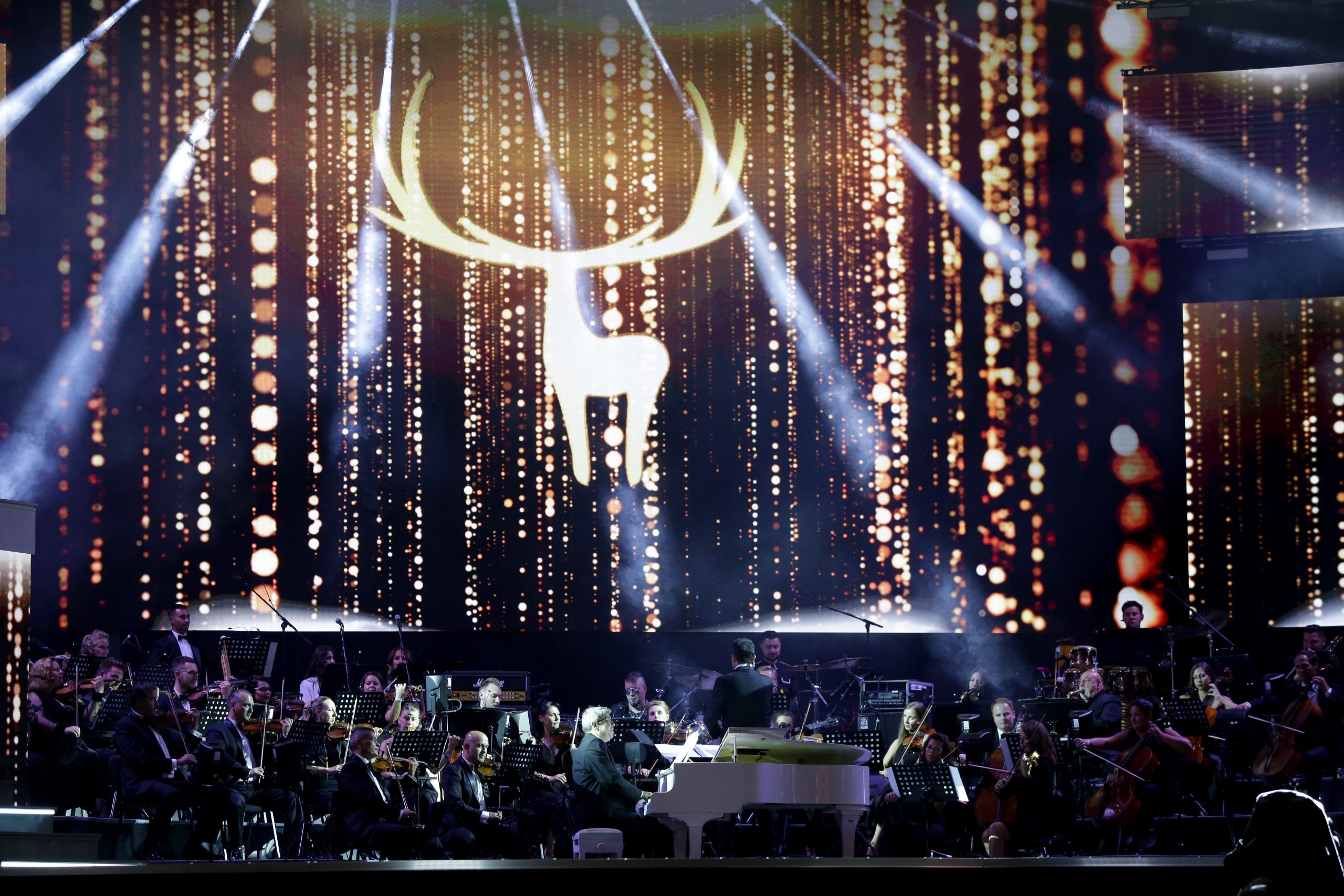 Allen Coliban: „Cerbul de Aur nu îşi mai are rostul”. Reacția lui Mircea Radu, după ce primarul Brașovului i-a pus gând rău festivalului