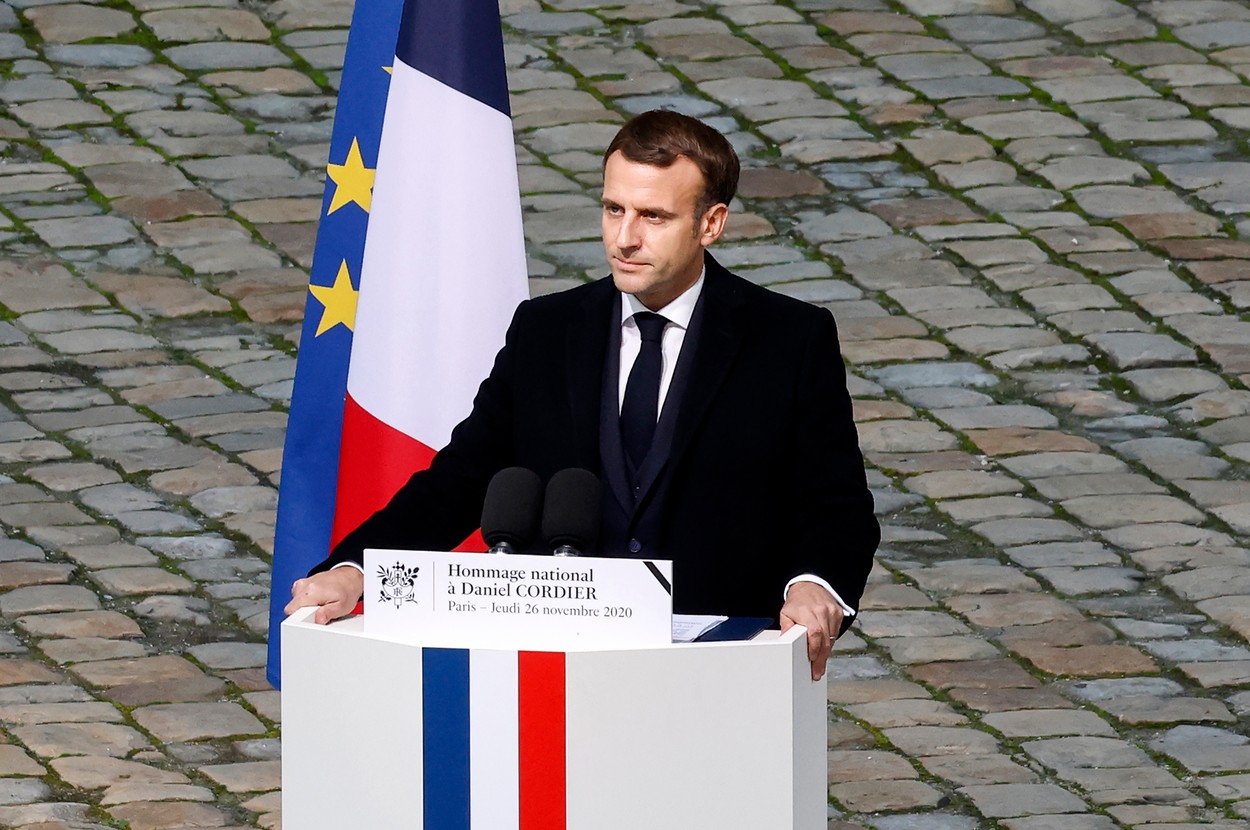 Macron: Credem că încă avem posibilitatea să îl descurajăm pe preşedintele Putin să atace Ucraina