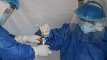 Covid-19: China a vaccinat deja un milion de persoane