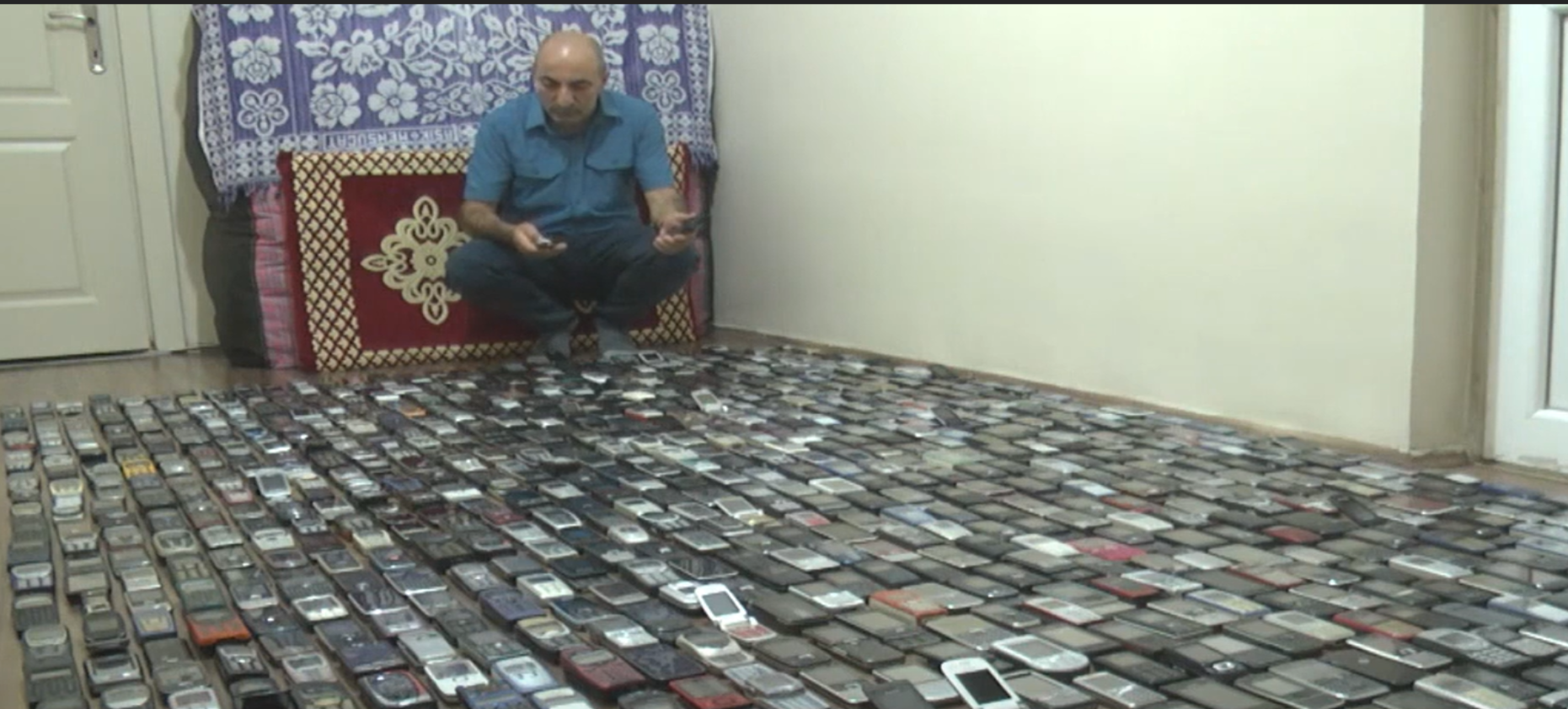 Colecție impresionantă. Un turc a strâns timp de 20 ani peste 1.000 telefoane