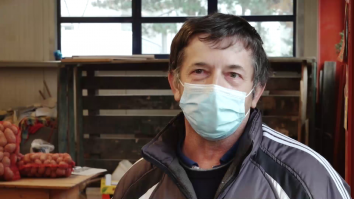 Mărturiile comercianților din piețele din Cluj care își mută marfa în stradă